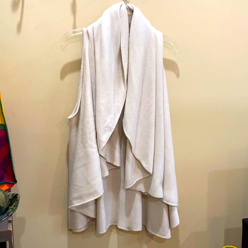 Look reversible, one size fits all, cape.